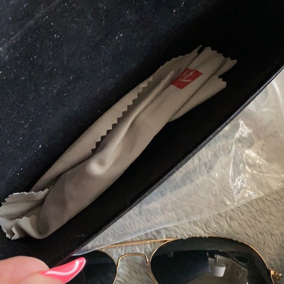 Ray-Ban Aviators - Picture 2 of 2